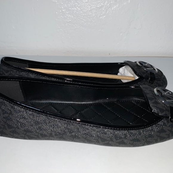 Michael Kors  flats - Picture 2 of 6
